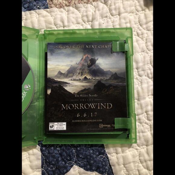 The Elder Scrolls V: Skyrim - Special Edition - Microsoft Xbox One w/ Map - Picture 2 of 5